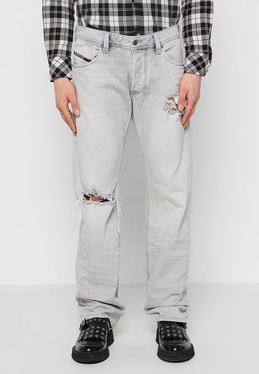 Diesel LARKEE-X L.32 PANTALONI Light Grey (ZZO2UVY07-Q00) Men